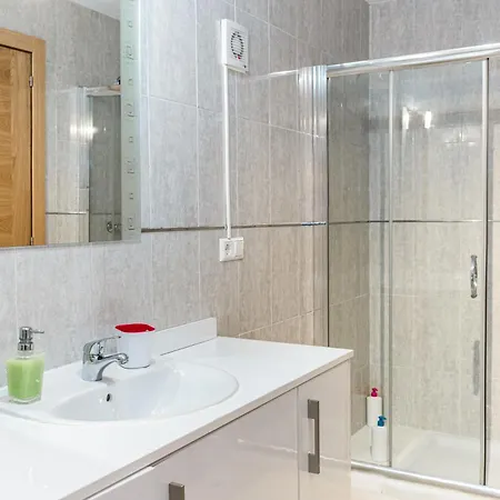 La Cueva De * Villahormes