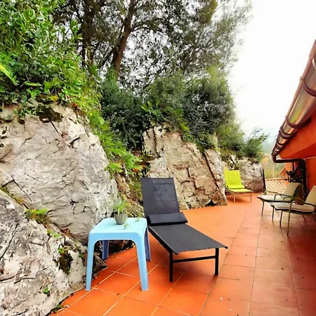 La Cueva De *